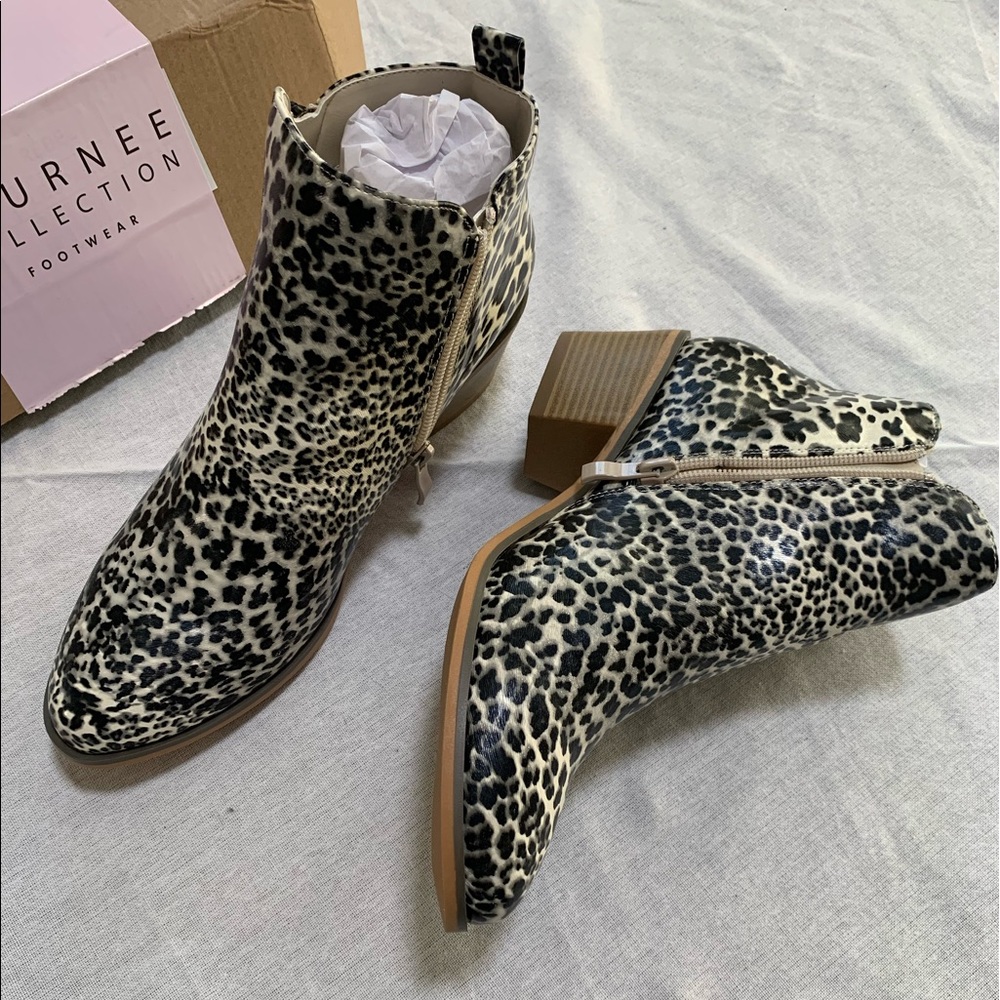 Journee Collection Rebel Leopard Bootie size 8.5 New - Never Worn